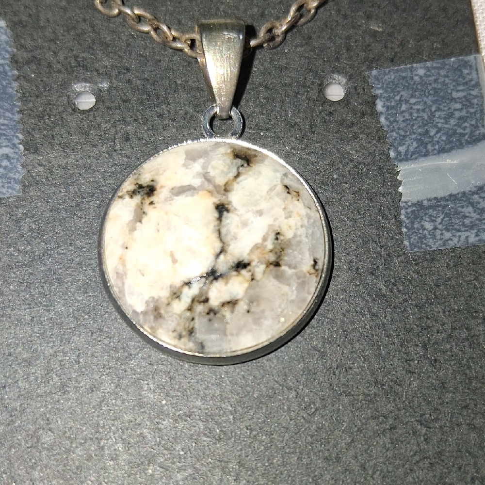N015 Handmade Nebraska River Rock Necklace